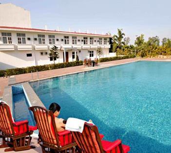 Gajraula Haveli Resort Exteriör bild