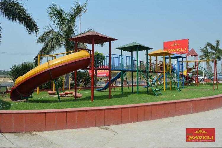 Gajraula Haveli Resort Exteriör bild